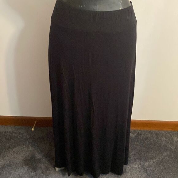 Premise Studio Black skirt, size 2X - Picture 1 of 3